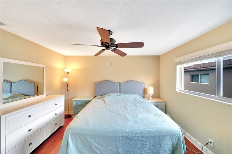 Image 14 of 30 For 2701 Middle River Dr  11