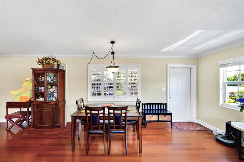 Image 5 of 30 For 2701 Middle River Dr  11