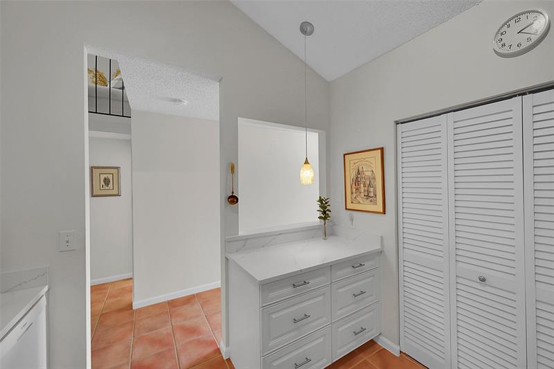 Image 12 of 43 For 415 Buttonwood Pl