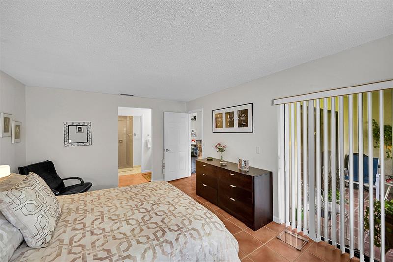 Image 21 of 43 For 415 Buttonwood Pl