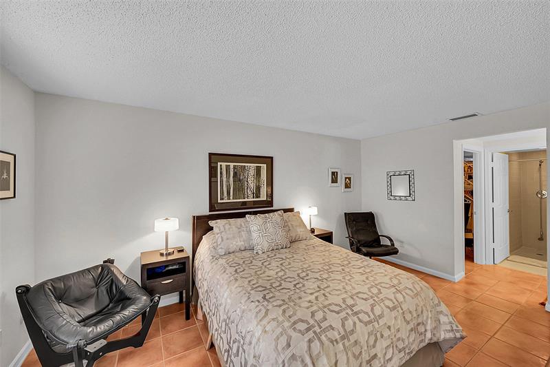 Image 22 of 43 For 415 Buttonwood Pl