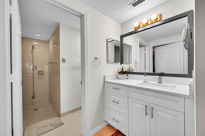 Image 23 of 43 For 415 Buttonwood Pl