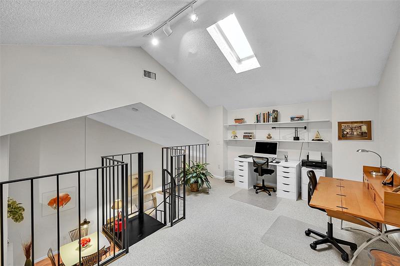 Image 31 of 43 For 415 Buttonwood Pl