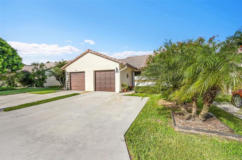 Image 4 of 43 For 415 Buttonwood Pl