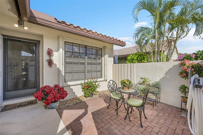 Image 5 of 43 For 415 Buttonwood Pl