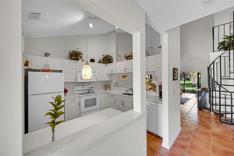 Image 9 of 43 For 415 Buttonwood Pl