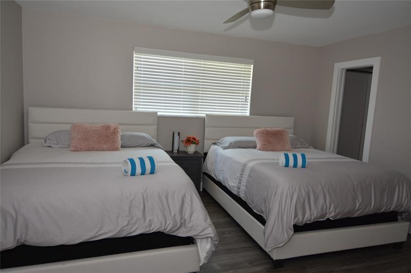 Image 13 of 23 For 3840 42nd Ter