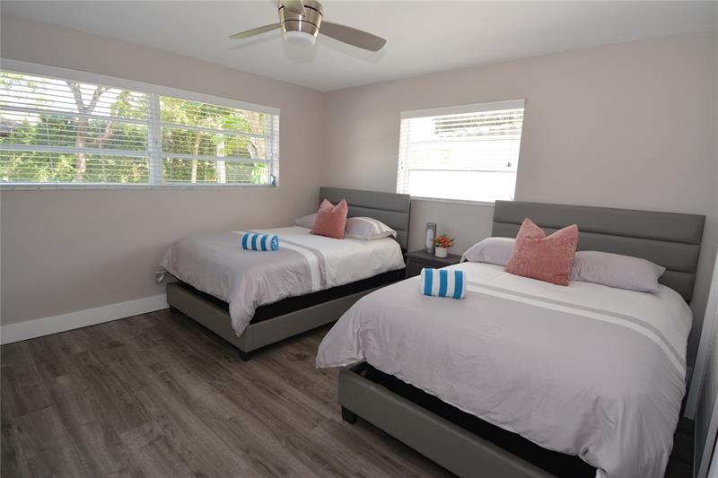 Image 17 of 23 For 3840 42nd Ter