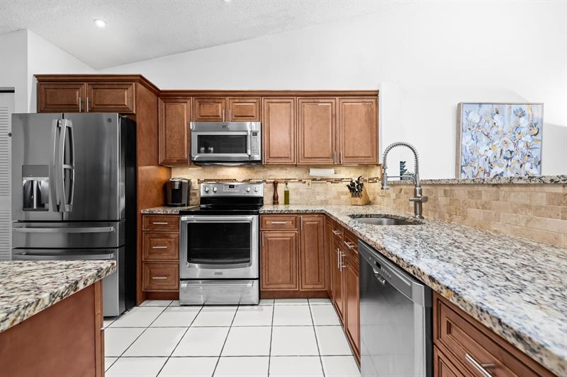 Image 10 of 24 For 6167 Nw 91st Avenue