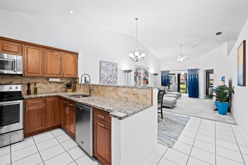 Image 9 of 24 For 6167 Nw 91st Avenue