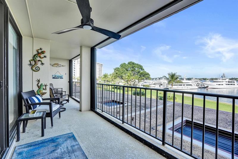 Image 10 of 36 For 132 Lakeshore Dr  317