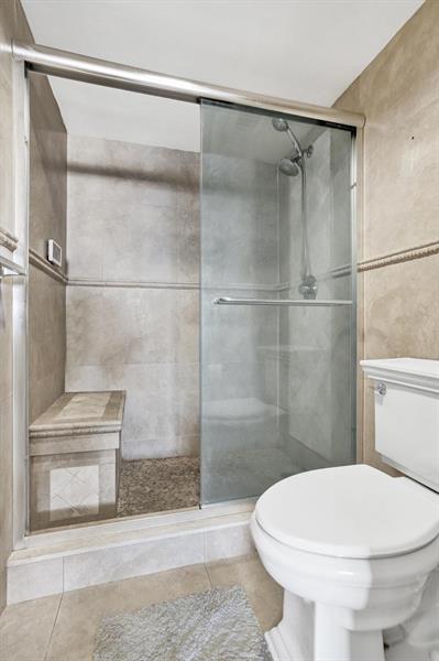 Image 22 of 36 For 132 Lakeshore Dr  317