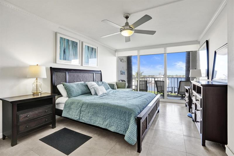 Image 23 of 36 For 132 Lakeshore Dr  317