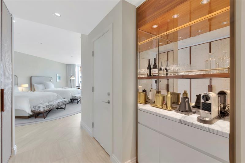 Image 5 of 53 For 525 Fort Lauderdale Beach Blvd  1404