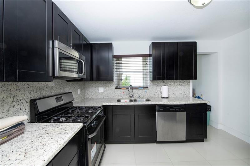 Image 10 of 17 For 3322 Mckinley St