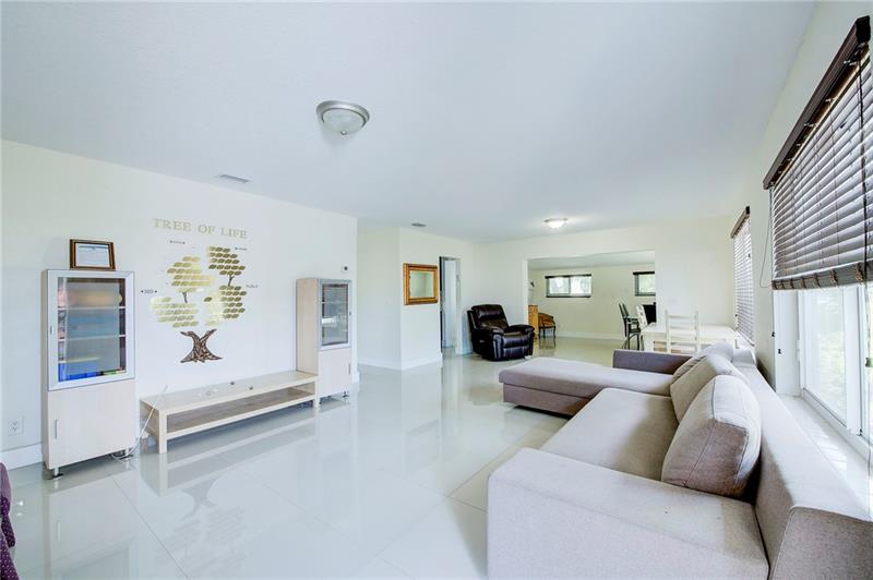 Image 4 of 17 For 3322 Mckinley St