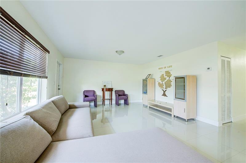 Image 5 of 17 For 3322 Mckinley St