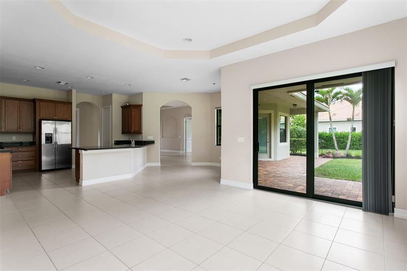 Image 16 of 39 For 3477 Westover Ct