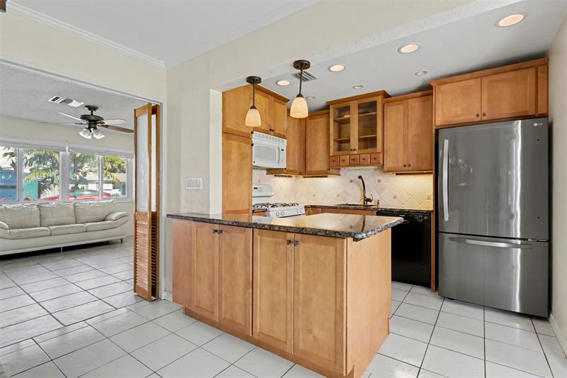 Image 7 of 24 For 6430 Harding St