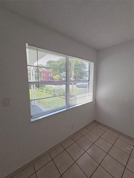 Image 18 of 29 For 1007 19th Ave  4