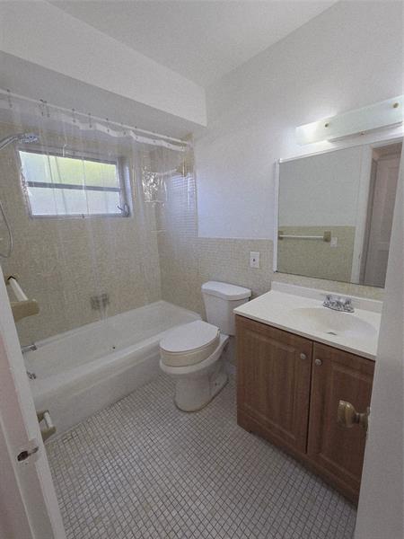 Image 22 of 29 For 1007 19th Ave  4