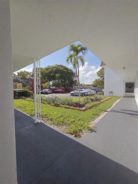 Image 4 of 29 For 1007 19th Ave  4