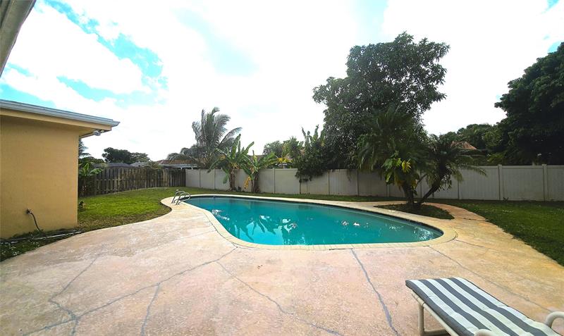 Image 23 of 29 For 7450 15th St