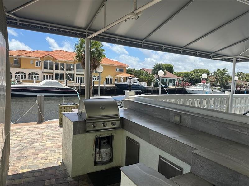 Image 11 of 15 For 2900 30th St  E2