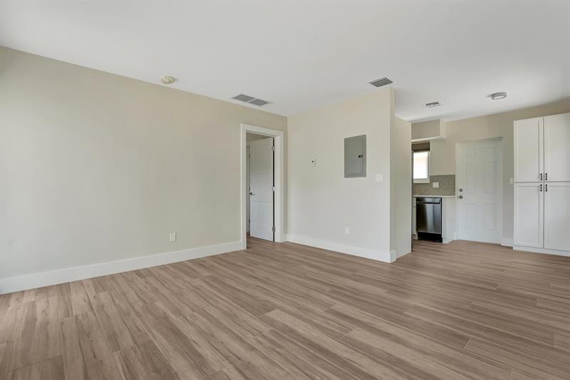 Details for 875 39th St  , Oakland Park, FL 33334