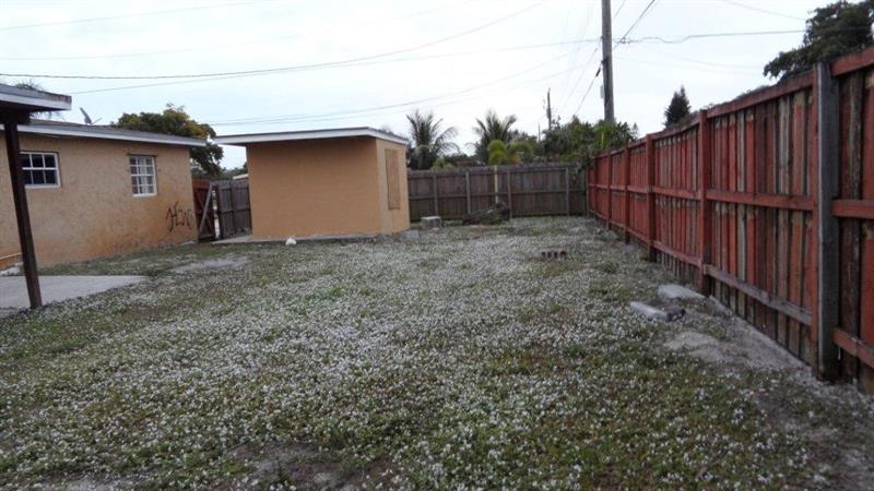 Image 14 of 37 For 700 70th Ave  700