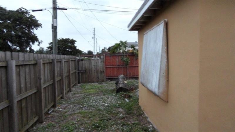 Image 16 of 37 For 700 70th Ave  700