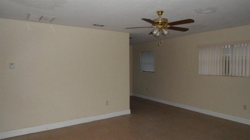 Image 18 of 37 For 700 70th Ave  700