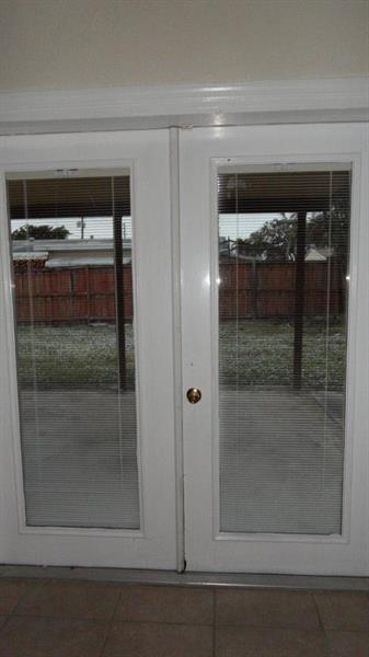 Image 19 of 37 For 700 70th Ave  700