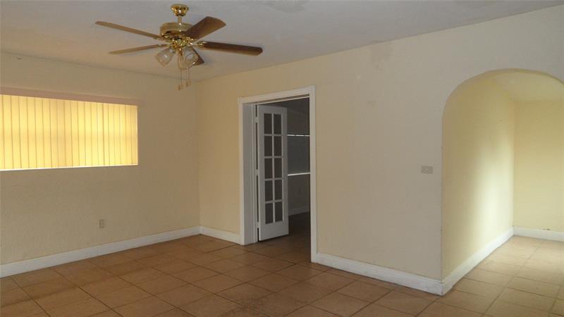 Image 7 of 37 For 700 70th Ave  700