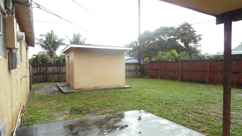 Image 8 of 37 For 700 70th Ave  700