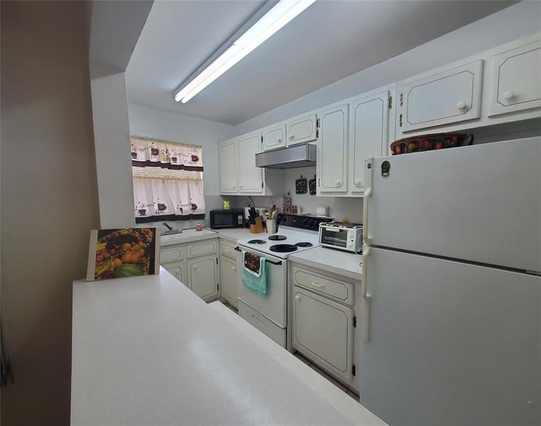 Image 7 of 26 For 5300 Washington St  114c