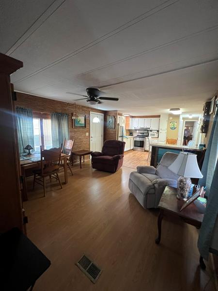 Image 20 of 35 For 10885 Federal Hwy