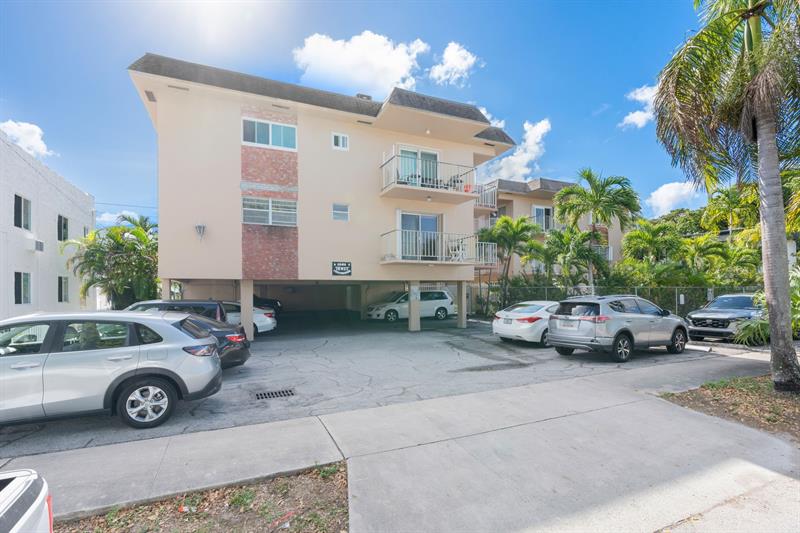 Details for 1840 Dewey St  101, Hollywood, FL 33020