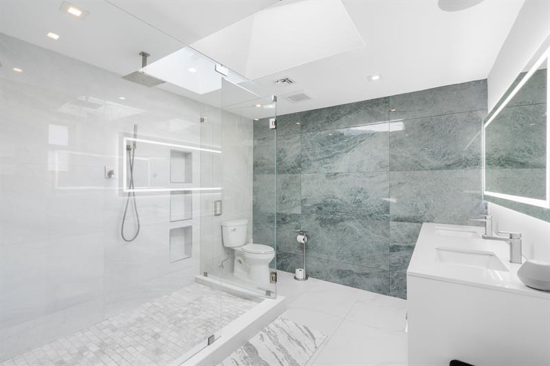 Image 22 of 44 For 2813 29th St