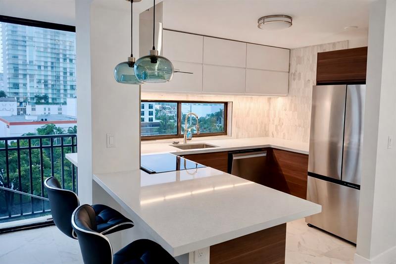 Image 10 of 31 For 16919 Bay Rd  911