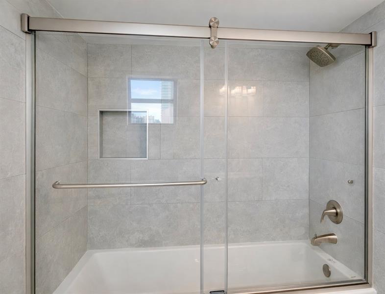 Image 16 of 31 For 16919 Bay Rd  911