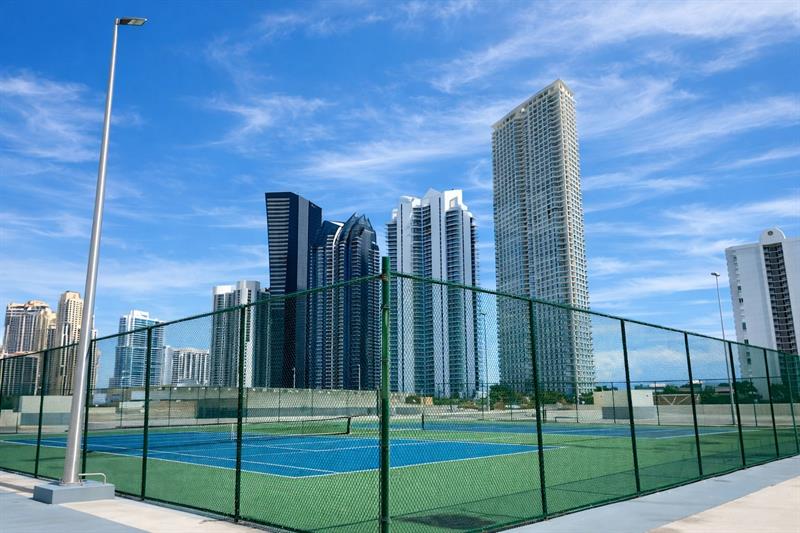 Image 21 of 31 For 16919 Bay Rd  911