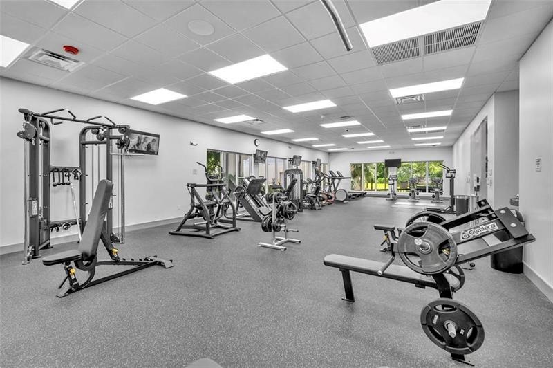 Image 26 of 31 For 16919 Bay Rd  911