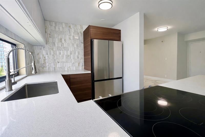 Image 5 of 31 For 16919 Bay Rd  911