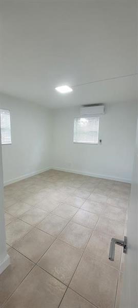 Image 13 of 19 For 905 16th Ave  2