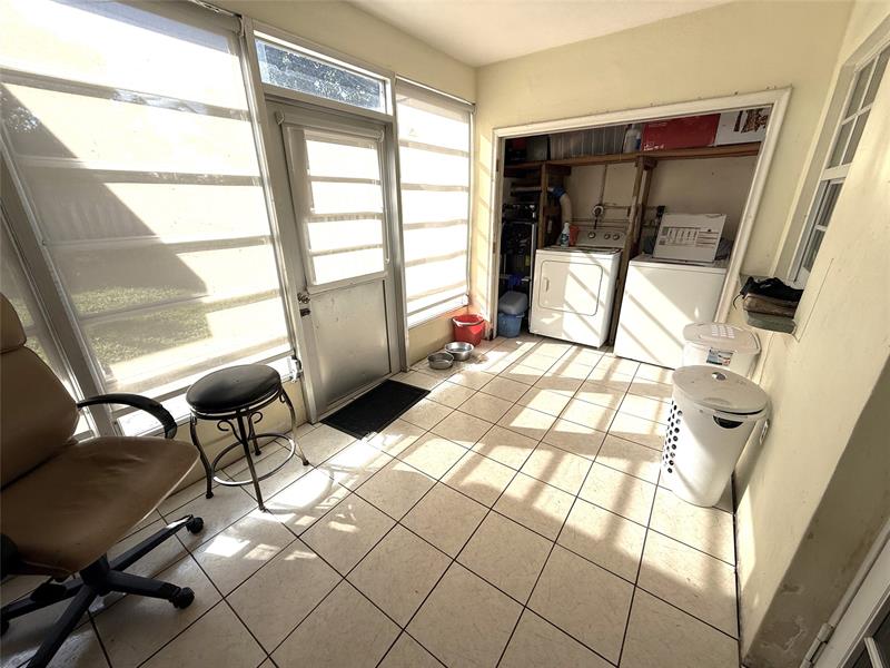 Image 11 of 11 For 810 Golf Dr  810