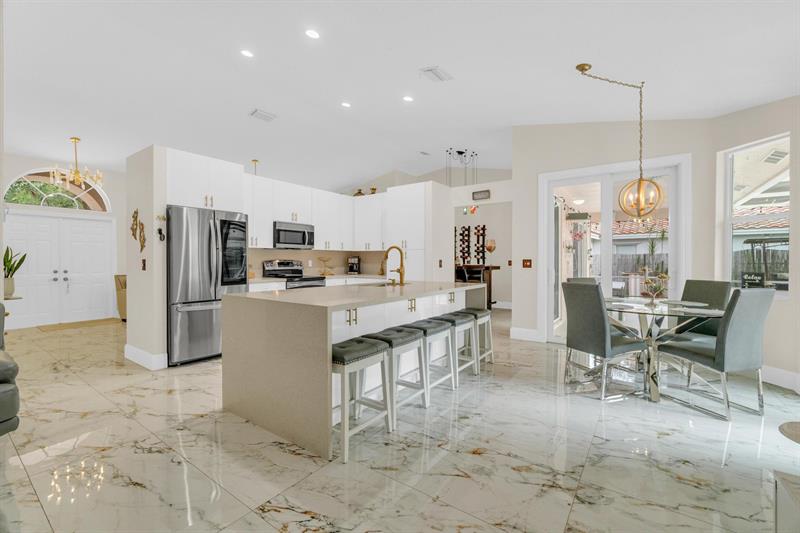 Image 10 of 39 For 4112 58th Dr