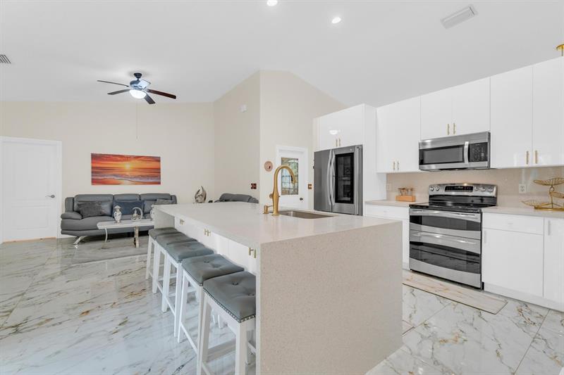 Image 12 of 39 For 4112 58th Dr