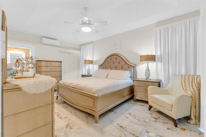 Image 18 of 39 For 4112 58th Dr