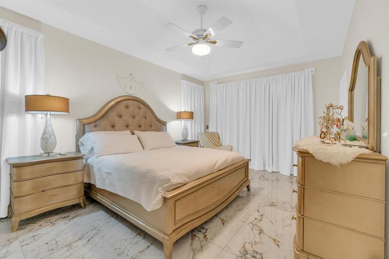 Image 19 of 39 For 4112 58th Dr